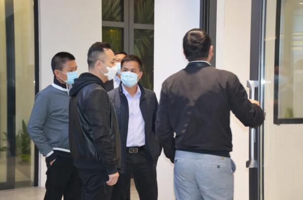 區(qū)、鎮(zhèn)政府領(lǐng)導(dǎo)蒞臨榮高門窗慰問走訪