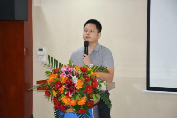 新商代表廣州馬會(huì)榮高店龍遠(yuǎn)光先生