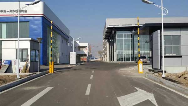 呼和浩特市一汽豐田4S店道閘案例 - 中出網(wǎng)-智能出入口與停車充電門戶