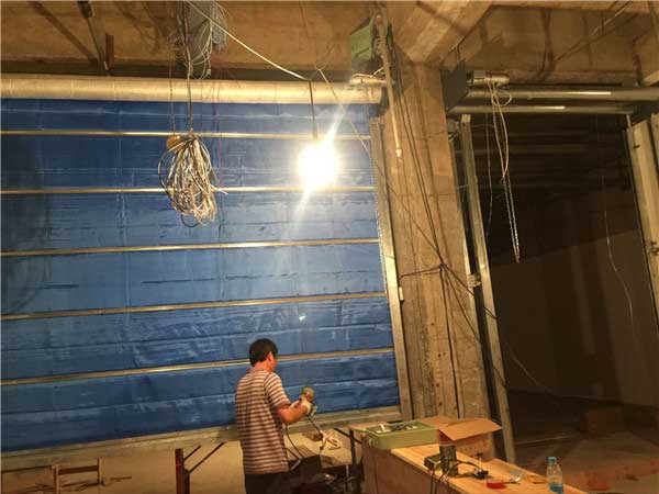 淮安萬達廣場店應(yīng)用淮安出安智能快速門