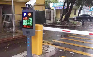 許昌新田360廣場(chǎng)停車場(chǎng)系統(tǒng)案例