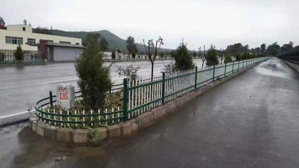 宿遷出安智能護欄在宿遷揚子江路亮相