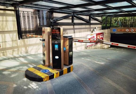 捷順科技聯(lián)合嘉興經(jīng)開公安分局，打造全國(guó)首個(gè)“健康碼通行”停車場(chǎng)！