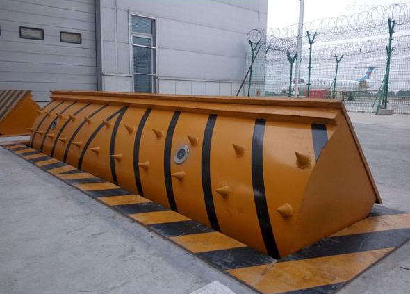 路障機(jī) - 中出網(wǎng)-智能出入口與停車充電門戶