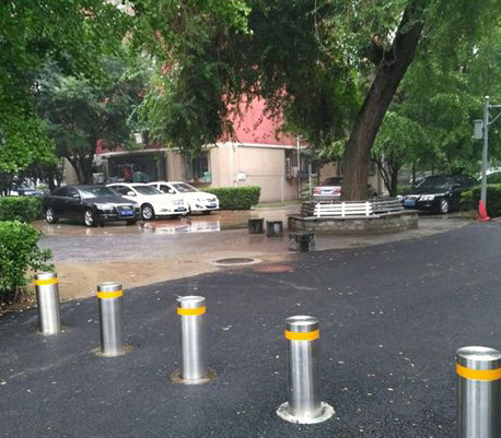 升降柱 - 中出網(wǎng)-智能出入口與停車充電門戶