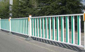 道路隔離護(hù)欄5