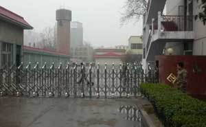 新鄉(xiāng)空軍部隊(duì)伸縮門案例