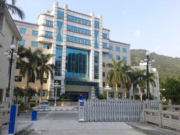 汕頭市龍欣實業(yè)有限公司伸縮門案例 - 中出網(wǎng)-智能出入口與停車充電門戶