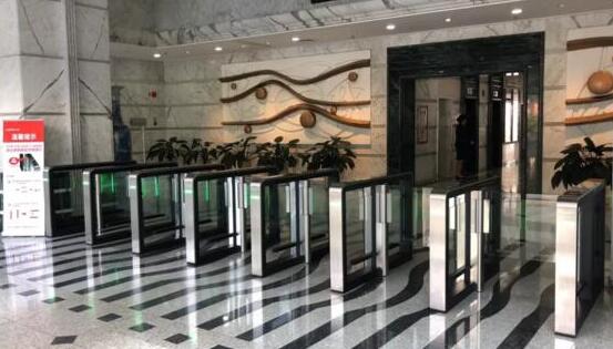 忠于全能！富士智能明星產(chǎn)品“凌雲(yún)”擺閘入駐深圳水務(wù)集團(tuán)！