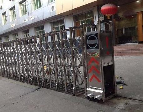 邢臺(tái)光華學(xué)院選擇邢臺(tái)出安智能為伸縮門供貨商