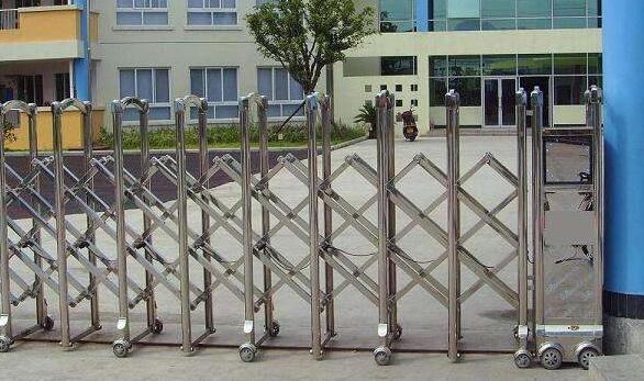 熱烈祝賀邢臺(tái)出安智能電動(dòng)伸縮門安裝在邢臺(tái)華豐種子有限公司大門口