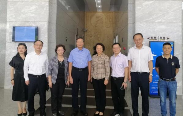 長春市政協(xié)領(lǐng)導(dǎo)與廈門市政協(xié)領(lǐng)導(dǎo)蒞臨科拓參觀考察