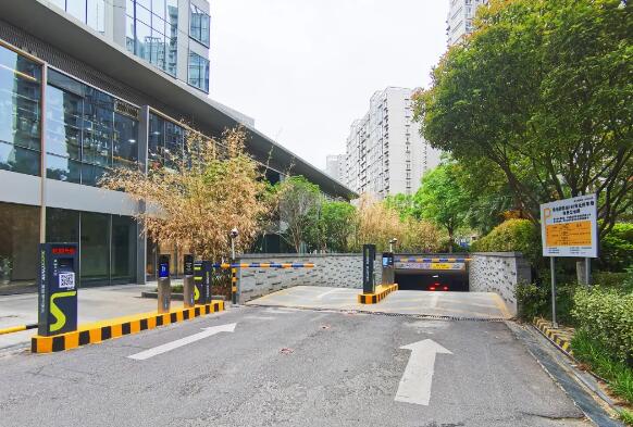 科拓·速泊持續(xù)發(fā)力！鄭州綠地新都會·新田360廣場停車場無人收費管理再升級