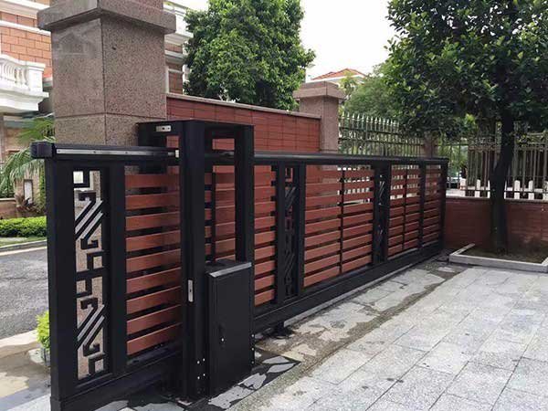 錦陽聚賢山莊懸浮門案例 - 中出網-智能出入口與停車充電門戶