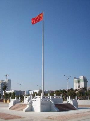 平頂山工業(yè)學(xué)校汝州分校旗桿案例 - 中出網(wǎng)-智能出入口與停車充電門戶