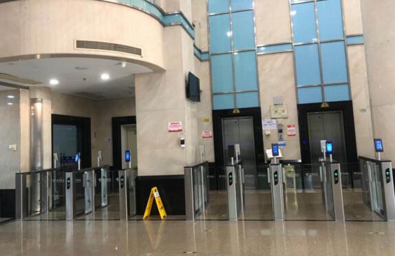 中國電信再選道爾人臉識別一體機(jī)