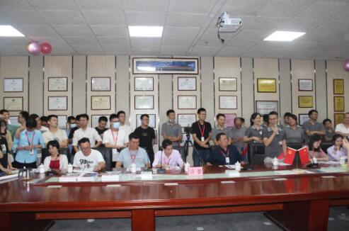 K歌大賽在大家為獲獎(jiǎng)團(tuán)隊(duì)和個(gè)人的祝賀掌聲中圓滿落幕