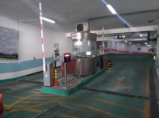 太倉(cāng)萬(wàn)達(dá)停車(chē)場(chǎng)系統(tǒng)工程案例 - 中出網(wǎng)-智能出入口與停車(chē)充電門(mén)戶(hù)