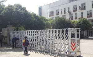 宜賓東辰國(guó)際學(xué)校電動(dòng)伸縮門案例