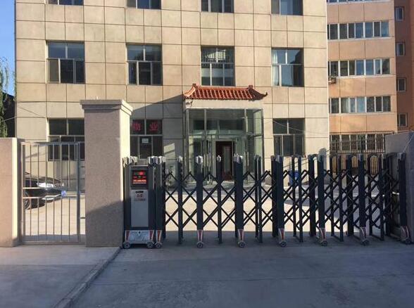 張家口出安智能為博銳楓景添上伸縮門