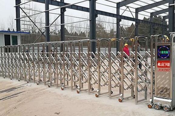 張家口新名人中等職業(yè)學校選用張家口出安智能電動伸縮門