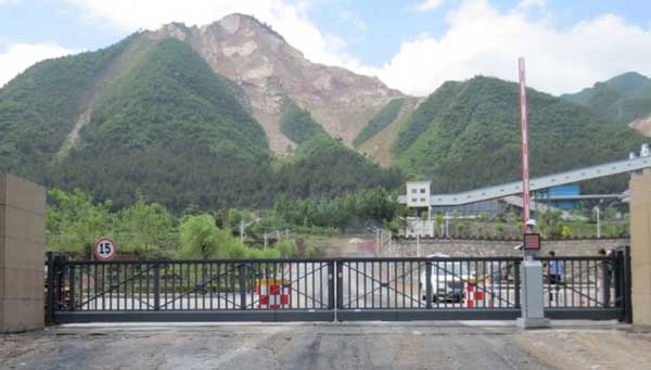 熱烈祝賀承德出安智能懸浮門進(jìn)駐承德市承德縣黃杖子承剛正橋礦業(yè)有限公司