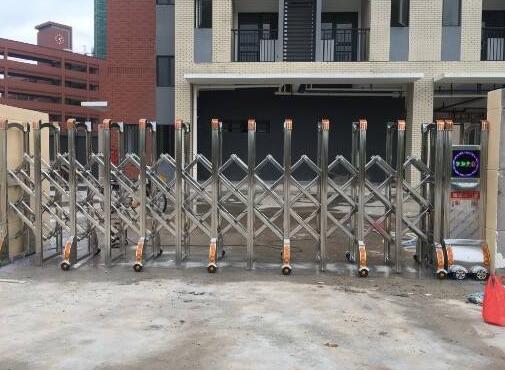 承德出安智能伸縮門(mén)帶給江南?？さ男蜗笳故? />   
                <div   id=