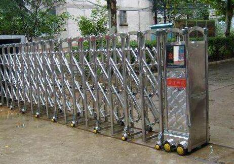 承德出安智能電動(dòng)伸縮門(mén)安裝在承德燕峰藥業(yè)有限責(zé)任公司大門(mén)口