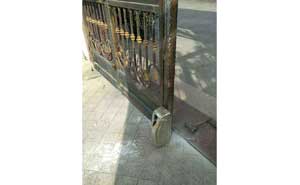 十堰祥安東城國(guó)際花園開門機(jī)案例