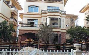 三門峽湖濱大廈鋁藝護(hù)欄案例