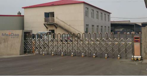 秦皇島出安智能為秦皇島索坤日用玻璃集團有限公司添上伸縮門