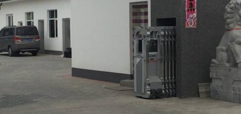 秦皇山水天城選擇秦皇島出安智能電動(dòng)伸縮門正式投入使用