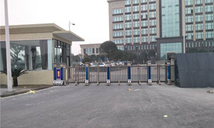 內(nèi)江川建建筑有限公司電動伸縮門案例