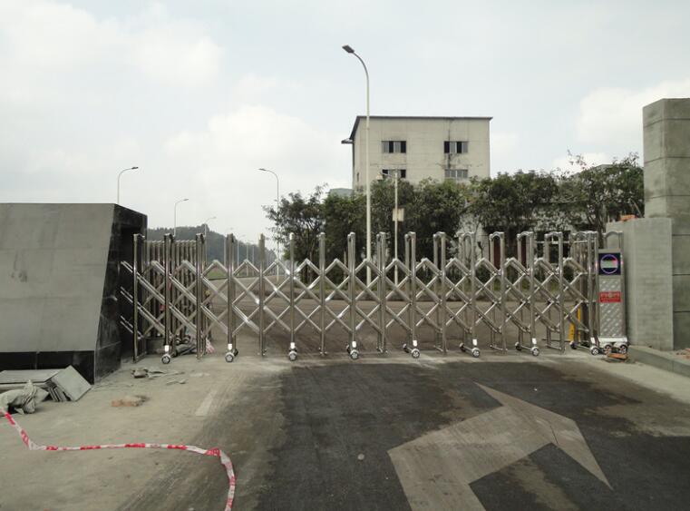 內(nèi)江市信息安全產(chǎn)業(yè)園電動伸縮門案例 - 中出網(wǎng)-智能出入口與停車充電門戶