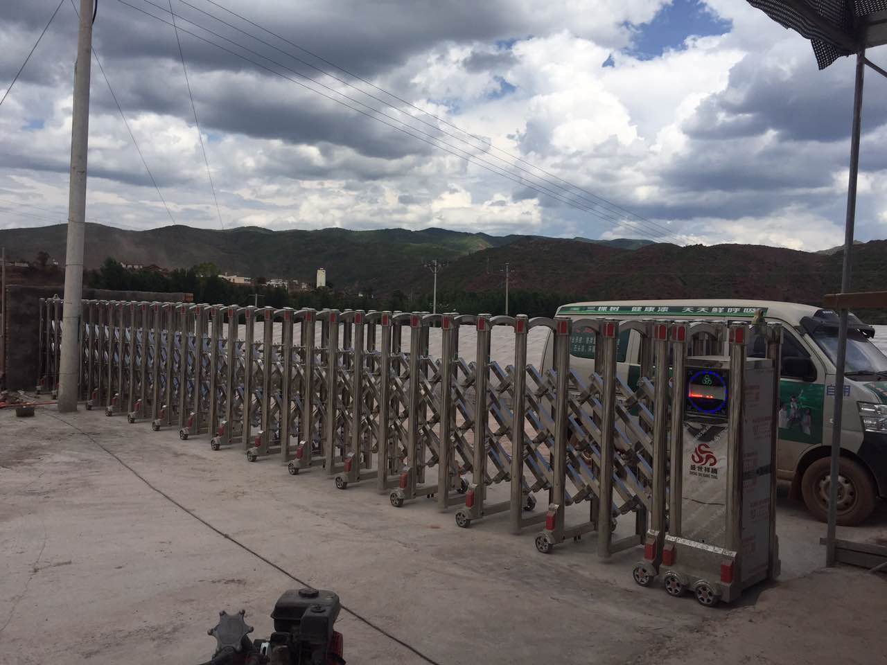 自貢出安智能電動伸縮門進駐自貢長城裝備技術(shù)有限責任公司