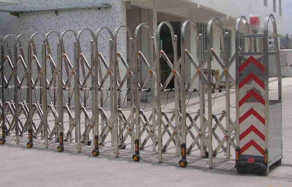 麗水出安智能電動(dòng)伸縮門(mén)進(jìn)駐麗水學(xué)院職業(yè)技術(shù)學(xué)院大門(mén)口