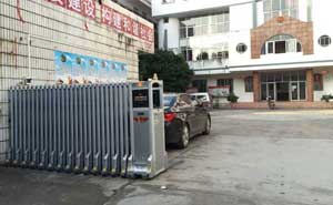 梧州蒙山縣新圩鎮(zhèn)人民政府電動伸縮門案例