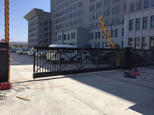 熱烈祝賀延安出安智能懸浮平移門進駐延安常泰藥業(yè)有限責任公司