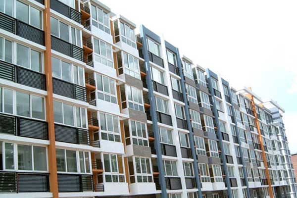 遼陽恒大綠洲護(hù)欄案例 - 中出網(wǎng)-智能出入口與停車充電門戶