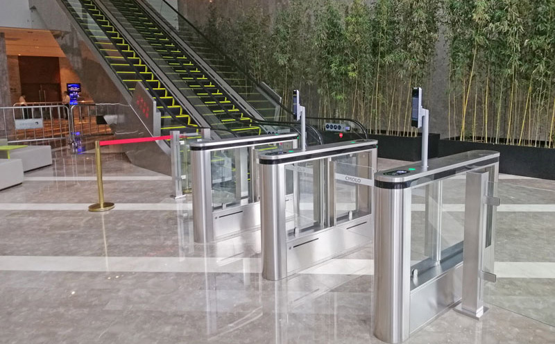 人臉識別考勤機應用