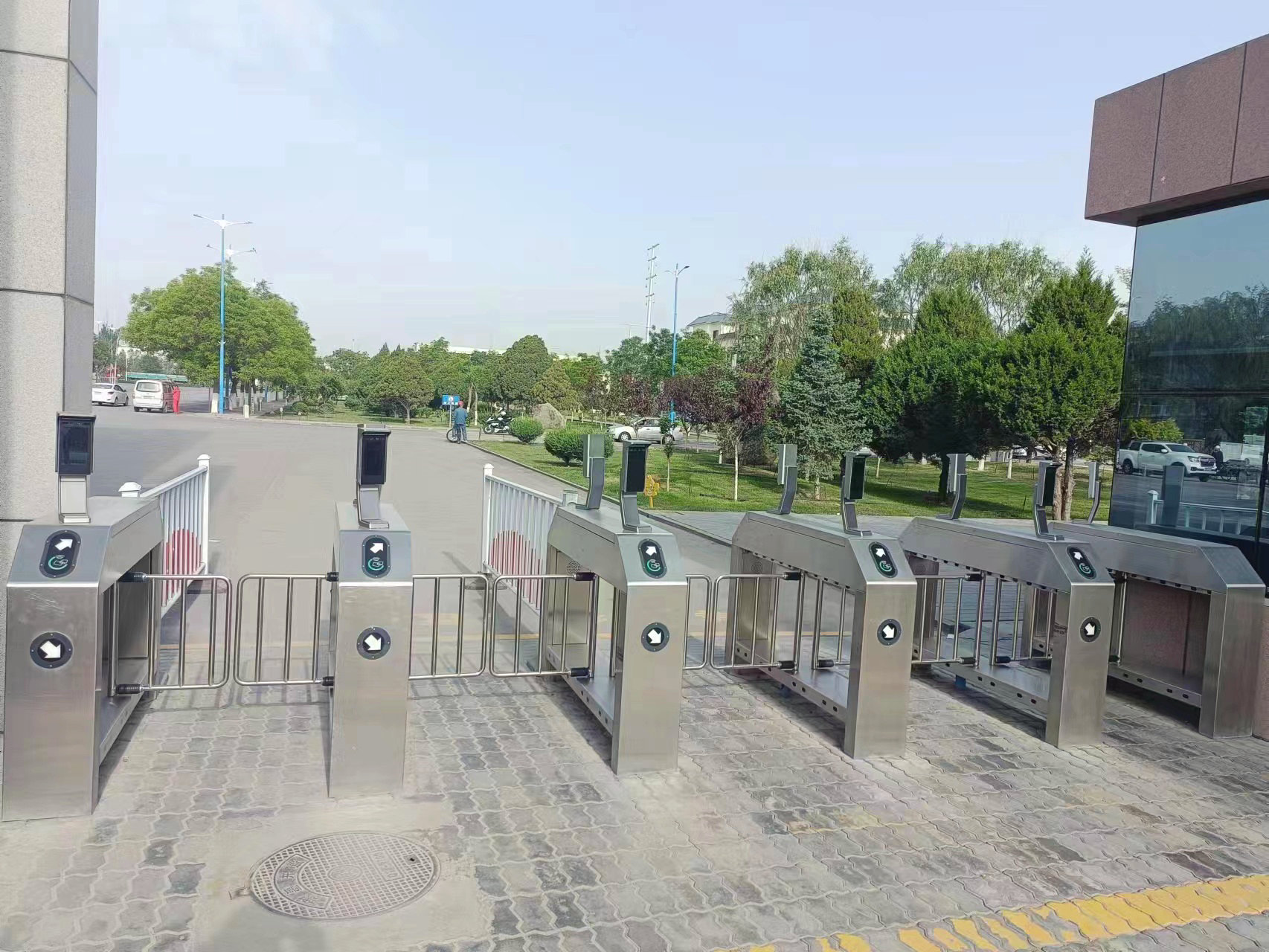 室外門禁閘機(jī)