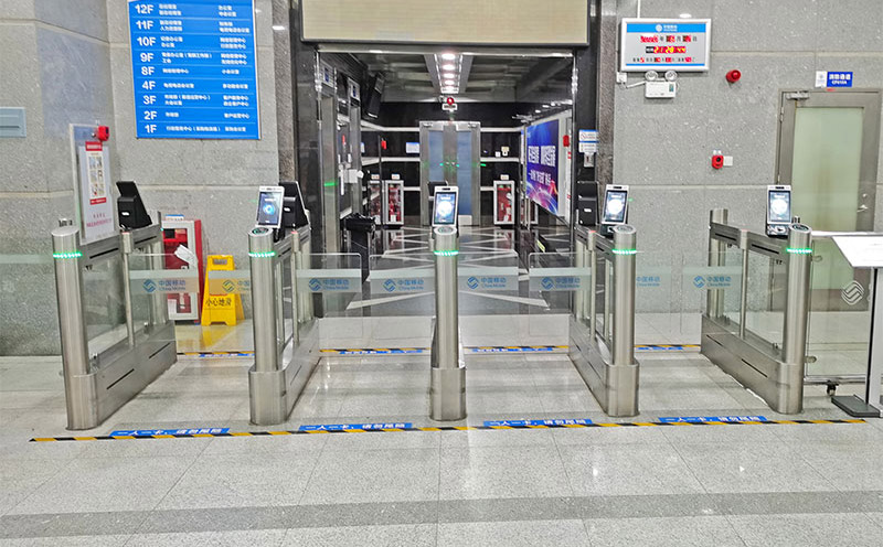 人臉識別考勤閘機