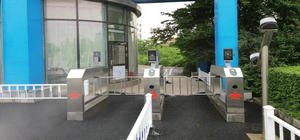 鲅魚(yú)圈鋼鐵工廠出入門禁 - 中出網(wǎng)-智能出入口與停車充電門戶