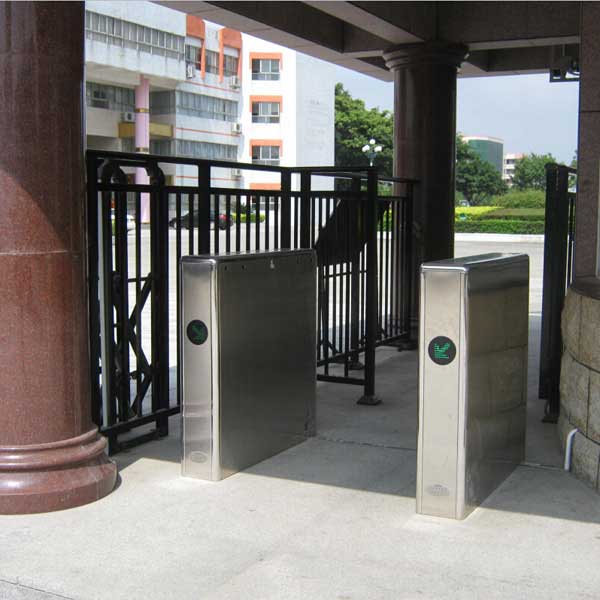 感謝深圳光明高級中學(xué)選用深圳出安智能通道閘