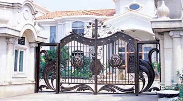 熱烈祝賀白山出安智能鐵藝大門進駐白山清楓麗舍