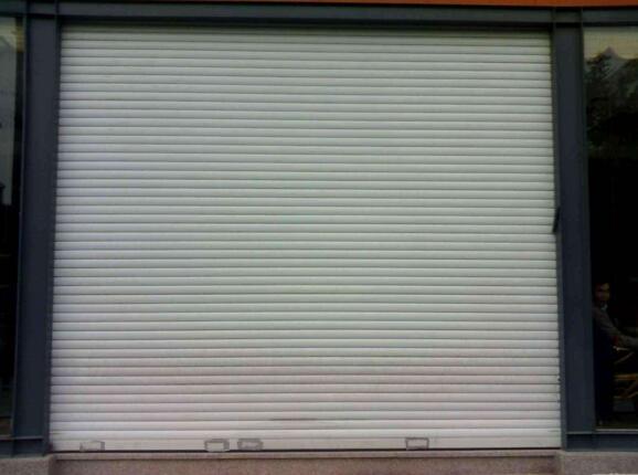 清理臨滄快速卷簾門(mén)自己動(dòng)手，豐衣足食！