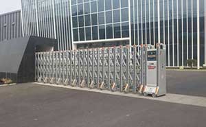 四川雄港玻璃有限公司（新津）伸縮門(mén)案例 - 中出網(wǎng)-智能出入口與停車(chē)充電門(mén)戶