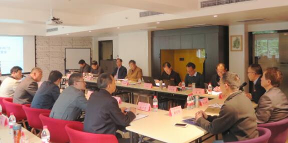 團體標準《公共建筑用平開門》《旋轉門》 《緊急疏散平滑門》送審稿通過專家審查