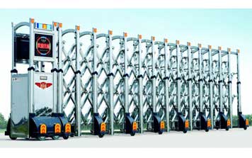 梟龍808a伸縮門(mén)