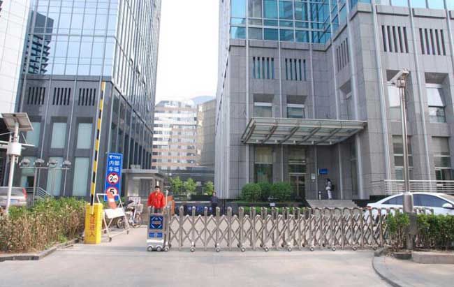 中國(guó)電信伸縮門案例 - 中出網(wǎng)-智能出入口與停車充電門戶